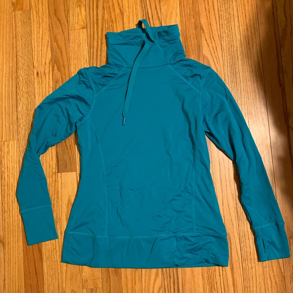 Athletic pull-over.